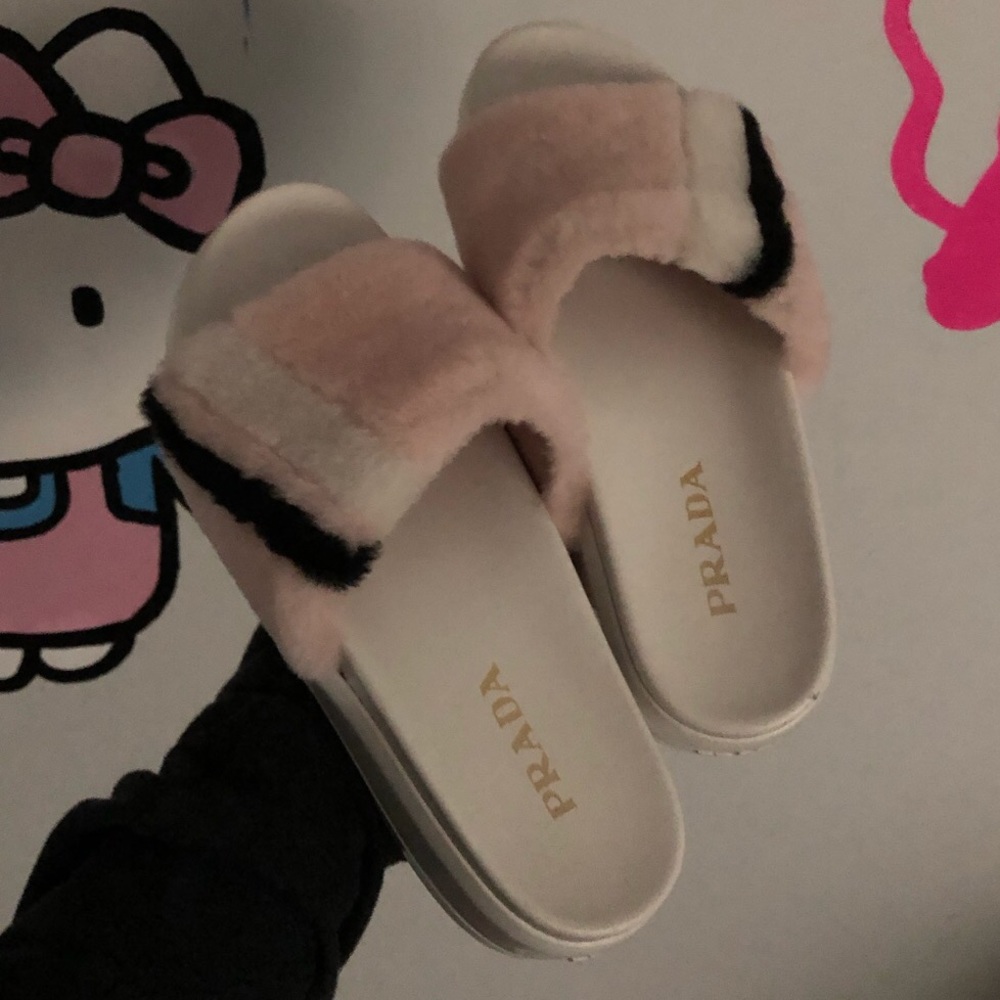 prada slides